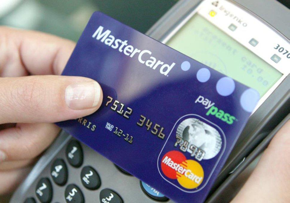 Contactless card payment limit to rise in UK from £30 to £45 to stop spread of virus on PIN pads