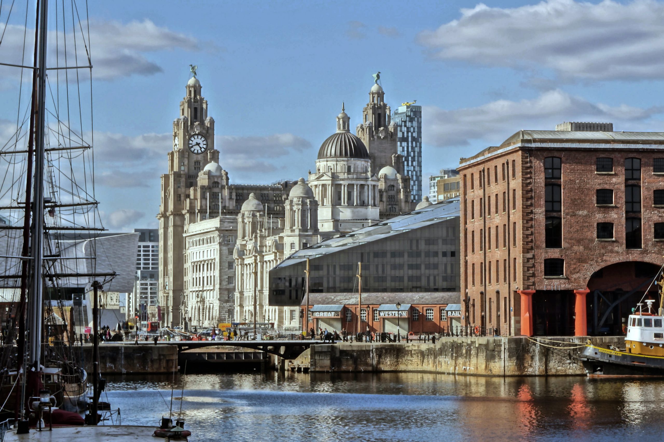 Chinese Crowdfunding Capital Signs Friendship Agreement With Liverpool