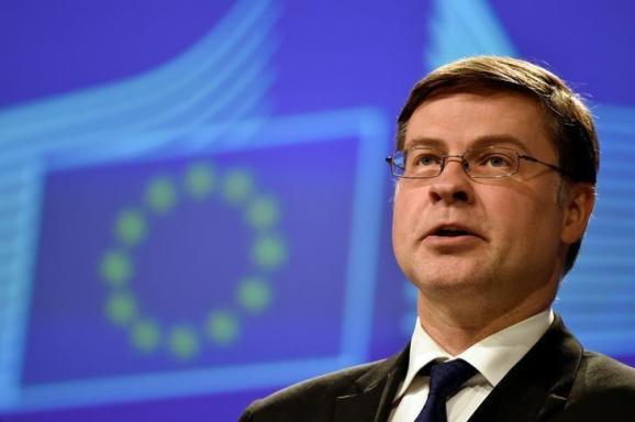 EU aims to boost fintech with crowdfunding 'passports'
